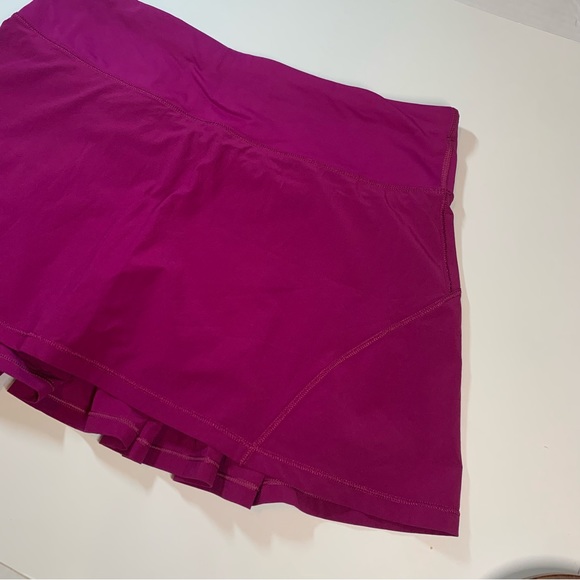 Size 6 Lululemon deep fuschia circuit breaker active skirt - Picture 4 of 16
